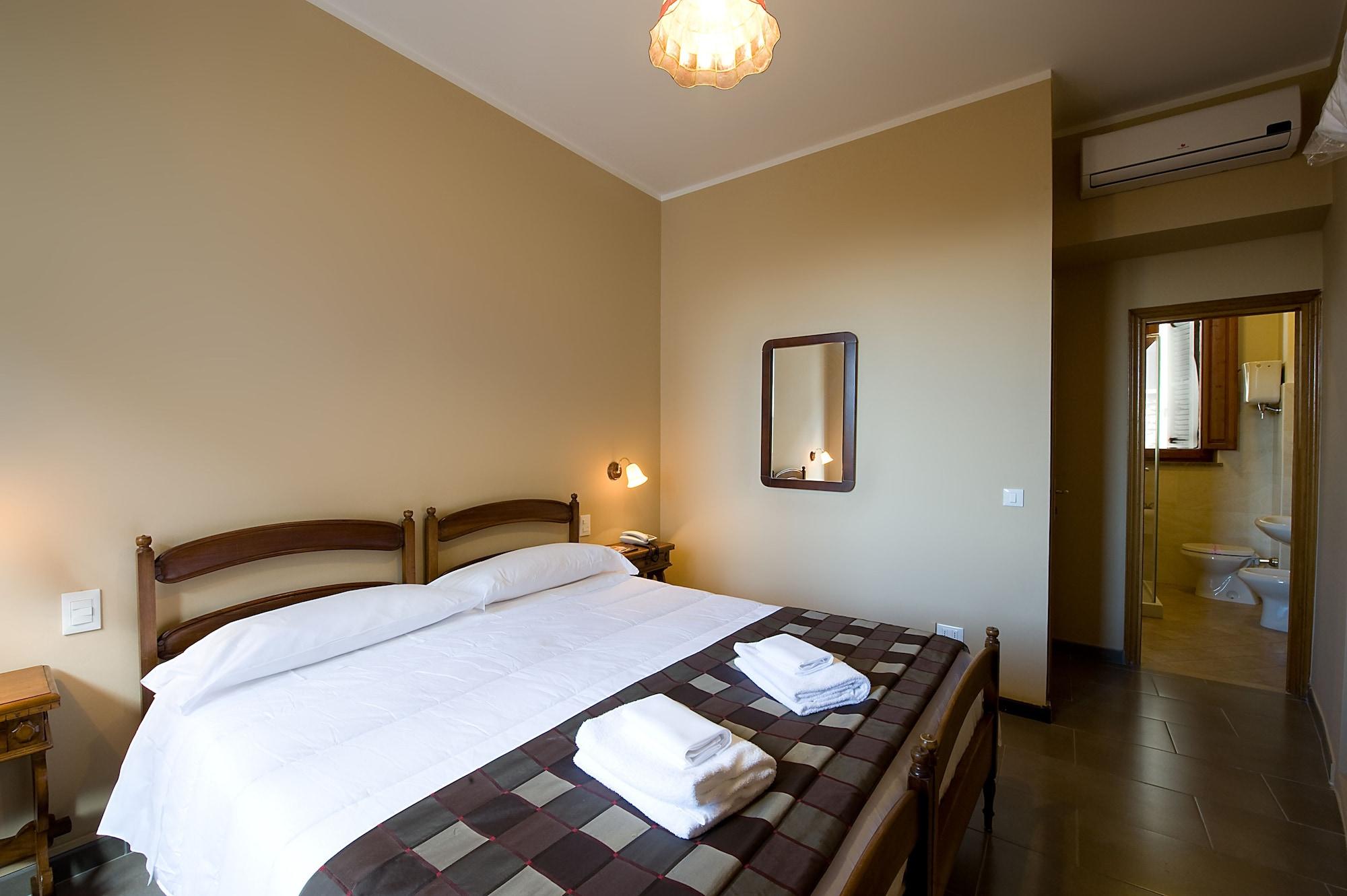 אסיסי Hotel Properzio מראה חיצוני תמונה