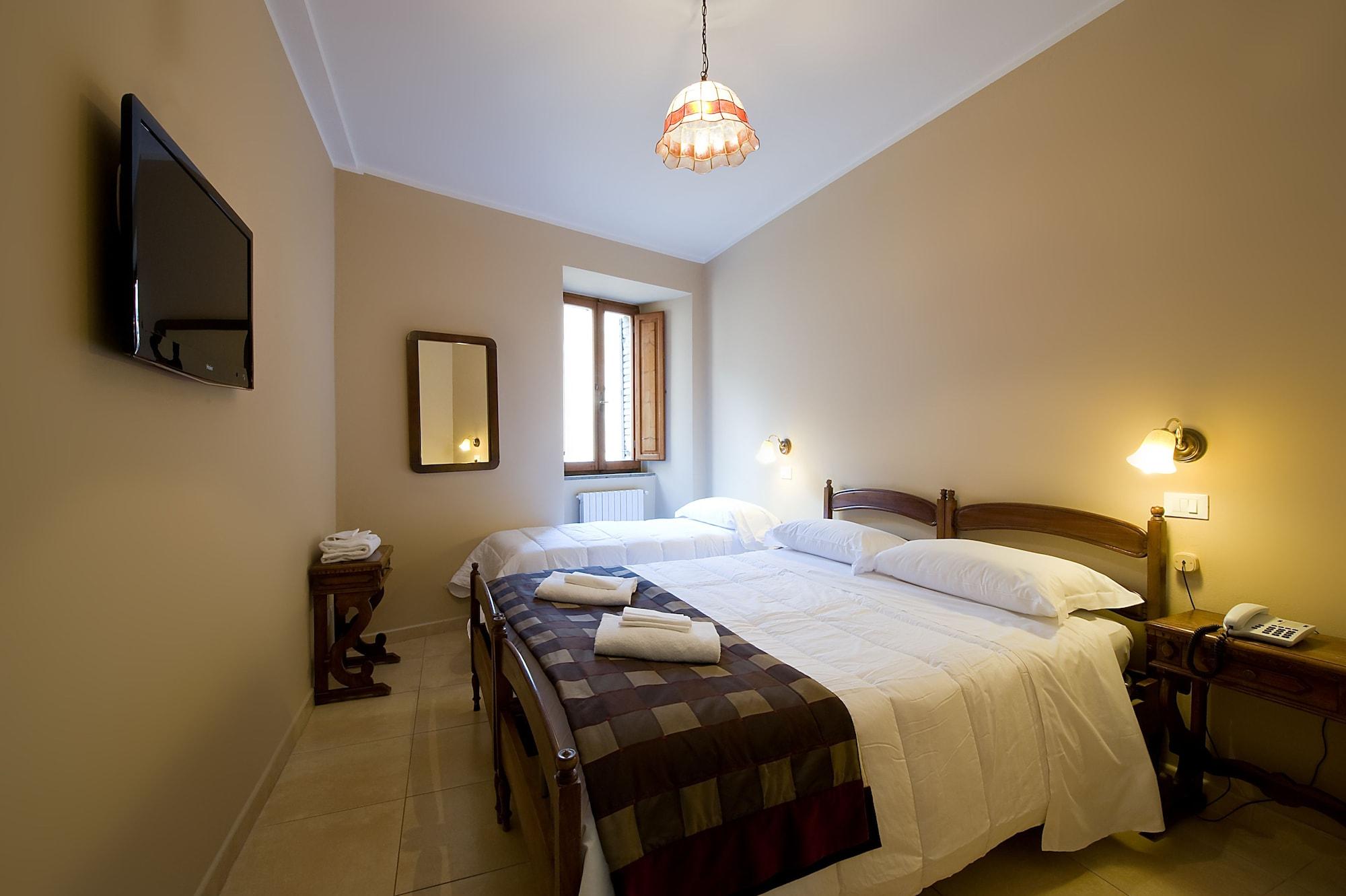 אסיסי Hotel Properzio מראה חיצוני תמונה