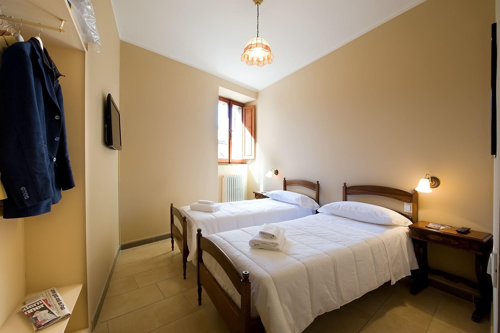 אסיסי Hotel Properzio מראה חיצוני תמונה