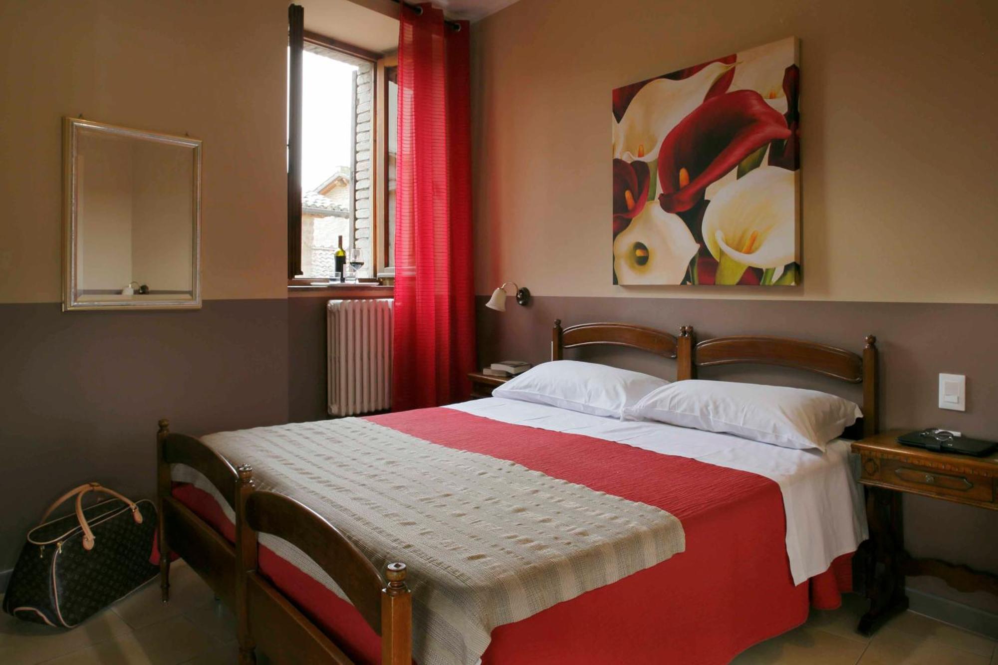 אסיסי Hotel Properzio מראה חיצוני תמונה