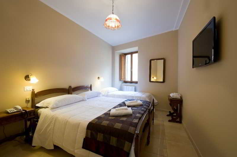 אסיסי Hotel Properzio מראה חיצוני תמונה